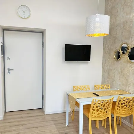 Gold Lovemi Apartment *