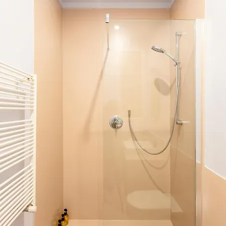 Apartment Chic - Porta Venezia Milan