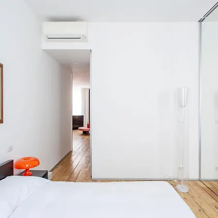 Chic - Porta Venezia Апартаменты *