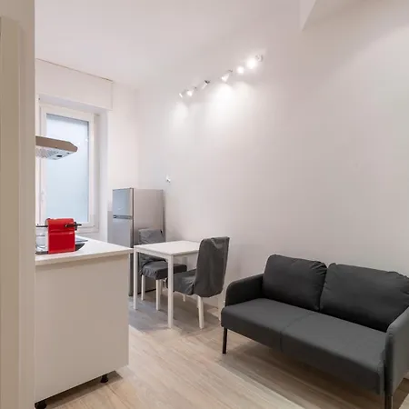 Daire Corso Garibaldi 64 - Living *