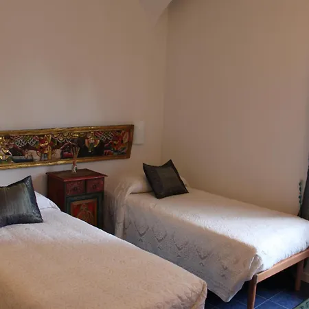 Abracadabra Tortona Bed & Breakfast Milán