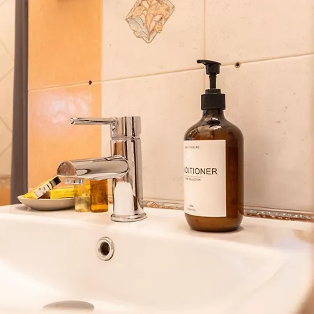 Modern Loft In Near Metro And San Siro מילאנו