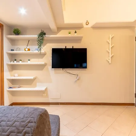 Modern Loft In Near Metro And San Siro דירה מילאנו