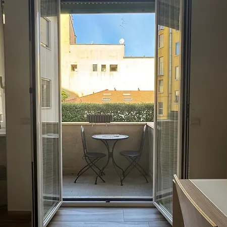 Design District Cozy Nest Apartment