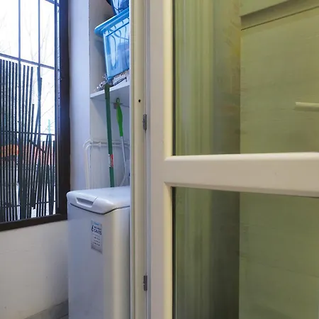 Primopiano - Chiesa Rossa Apartman *