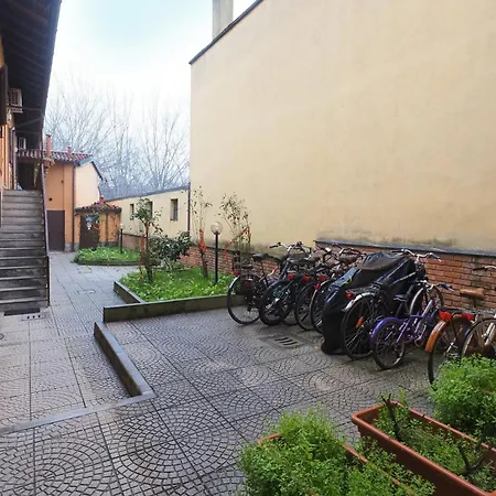 Primopiano - Chiesa Rossa Apartman *