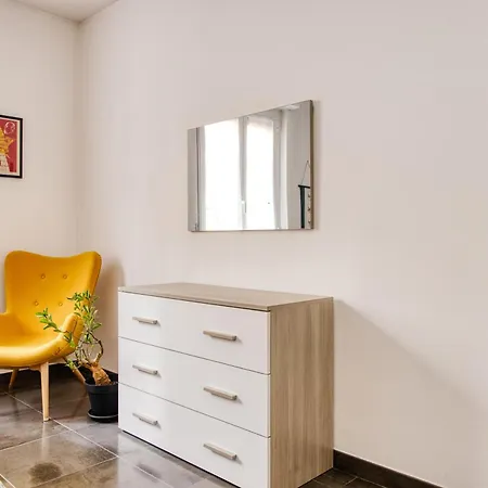 Apartment In Citta Studi 3 Pax