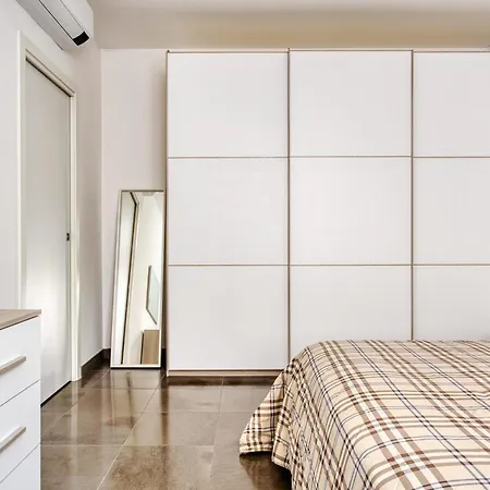 Apartment In Citta Studi 3 Pax