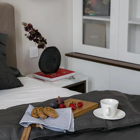 Hotel Luxurious *