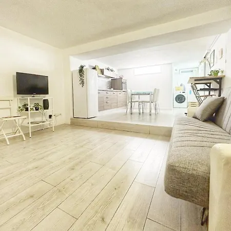 Cozy Basement Navigli Apartment