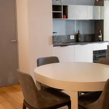 Milanese Lodge/luxury House In The Heart Of *