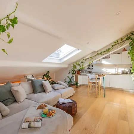 Bright Penthouse Attic In The Heart Of Apartment