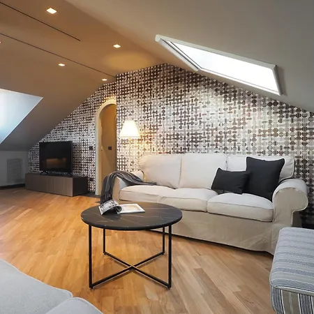 Apartament Splendido Attico Con 2 Terrazzi In Brera *