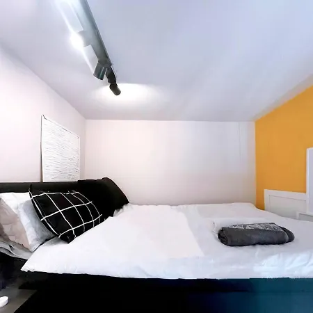 Habitación en casa particular B&B Pizza Room Twin Room Near Navigli Milan *