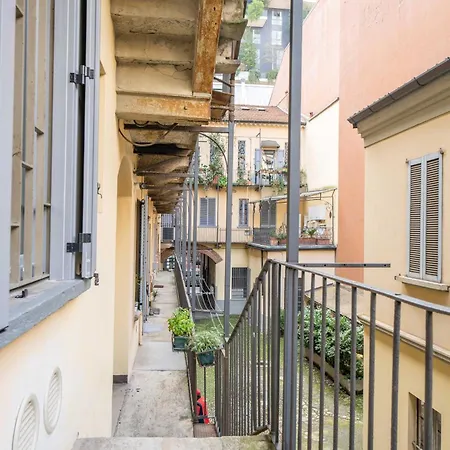 Апартаменты Stylish Studio Near Porta Garibaldi & Metro By Stay Mastery