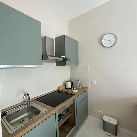 Center Romantic With Terrace Apartment