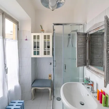 Center Romantic With Terrace Daire