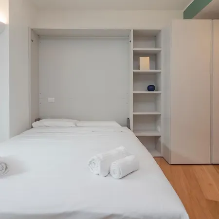 Palazzo Crovato - Design E Comfort Nel Cuore Di Μιλάνο