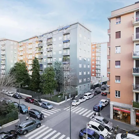 Easylife - Vicino A Stazione Apartment Milan