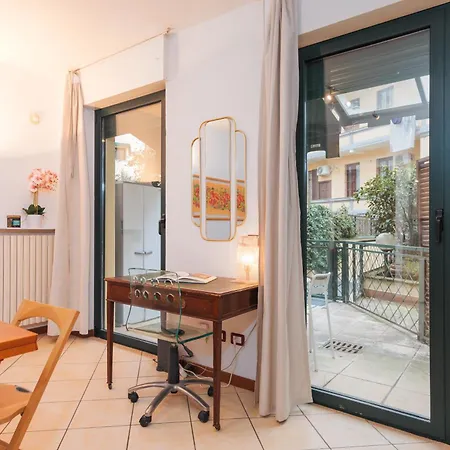 Keys Of Italy - Salutati Stylish Bedroom Apartment