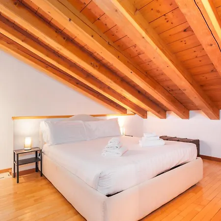 Keys Of Italy - Salutati Stylish Bedroom * Milan