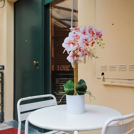 Apartment Keys Of Italy - Salutati Stylish Bedroom *