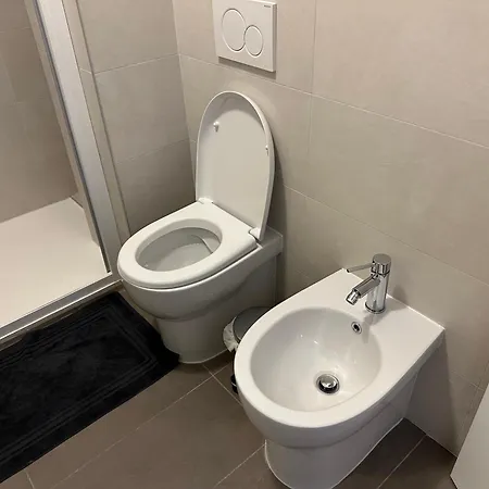 Modern Flat In Paolo Sarpi Daire Milano