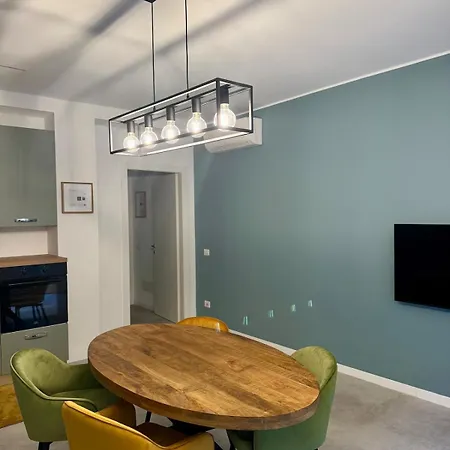 アパート Unique Circus