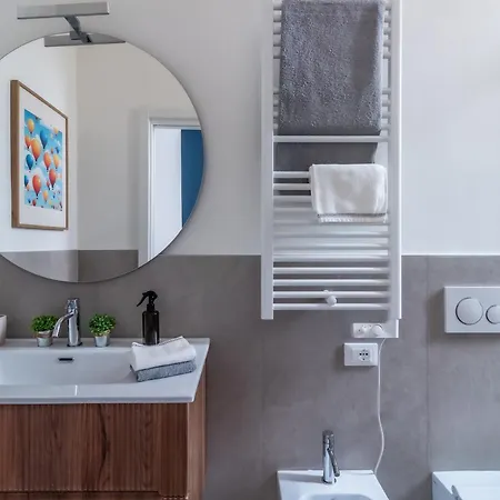 - Ampio E Nuovo Bilocale شقة