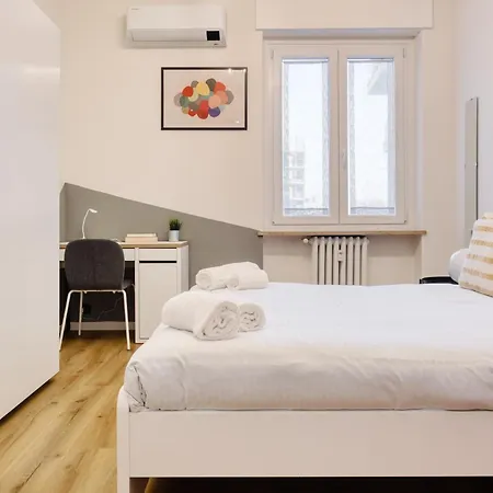 Joivy Elegant & Modern In Isola District Apartment Milan