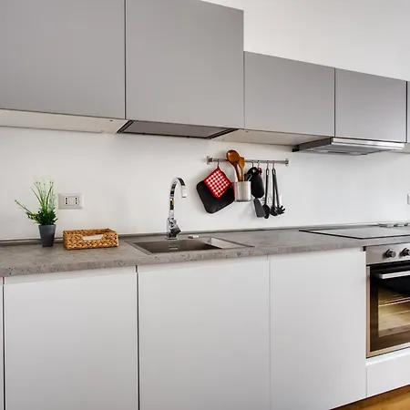 Joivy Elegant & Modern In Isola District Apartment Milan