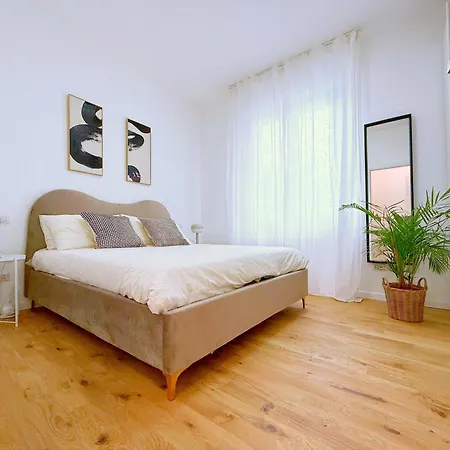 Viale Monza Ab - 2 Bedroom- 15 Min Dal Duomo Appartement