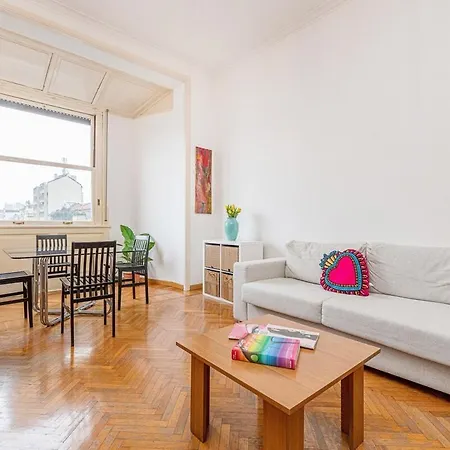 Mondrian Style House شقة *