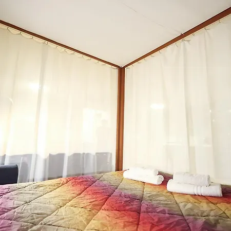 The Baldachin - Navigli Area