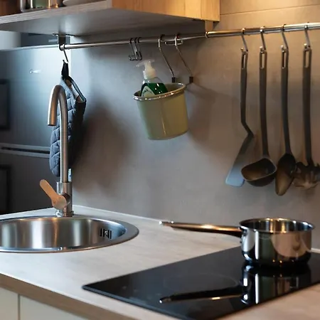 Littlesuitebande Nere