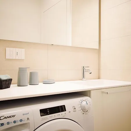 In Financial District 4 Pax *