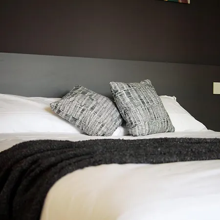 In Financial District 4 Pax *