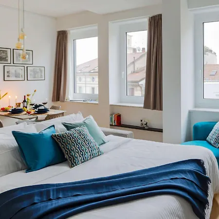Apartment The Rent - Modern Bright In The Heart Of
