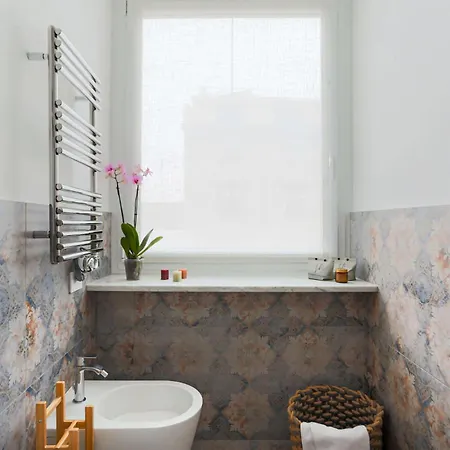 The Rent - Modern Bright In The Heart Of Apartment Milan