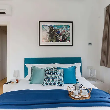 The Rent - Modern Bright In The Heart Of * Milan