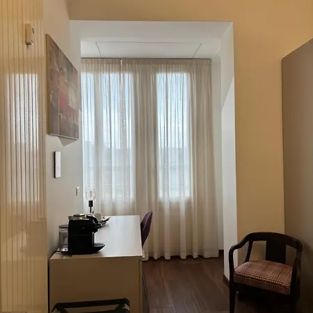 Enjoy Skyline Πανσιόν 4*