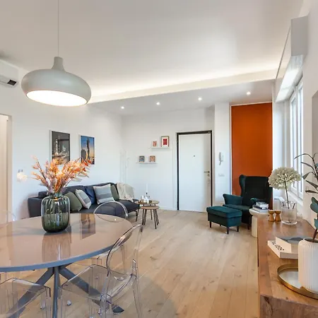 Apartment Skyline View With Private Terrace - 3 Min To Metro Milan