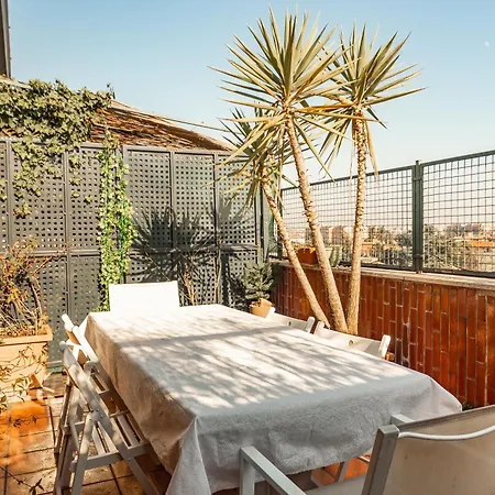 Skyline View With Private Terrace - 3 Min To Metro