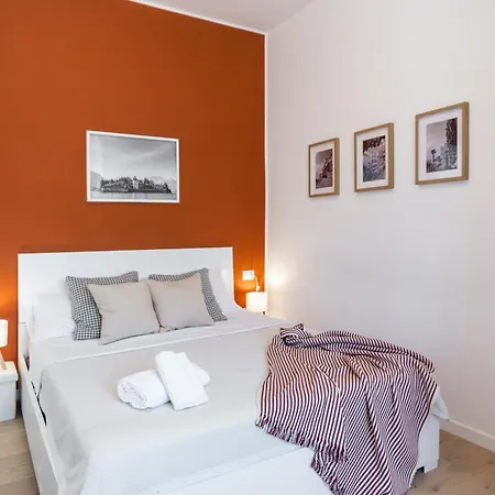 Апартаменты Skyline View With Private Terrace - 3 Min To Metro *