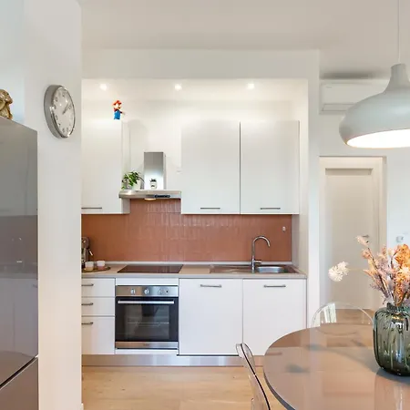 Skyline View With Private Terrace - 3 Min To Metro *