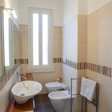 Bright And Comfy In A Beautiful Contemporary Milan