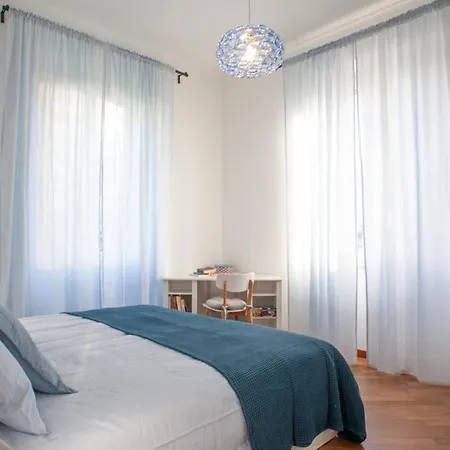 Bright And Comfy In A Beautiful Contemporary Apartment *