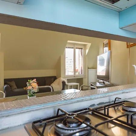 아파트 Repubblica-stazione Big House Skyline View 4 Pax Check In H24