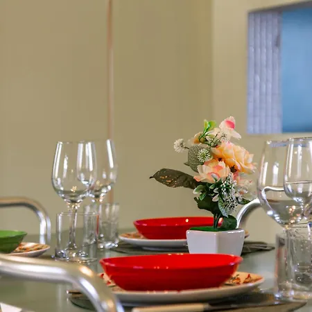 아파트 Repubblica-stazione Big House Skyline View 4 Pax Check In H24