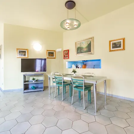 Repubblica-stazione Big House Skyline View 4 Pax Check In H24 Apartment *